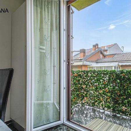 Confortabile Appartamento Con La Spa Bergamo Luaran gambar