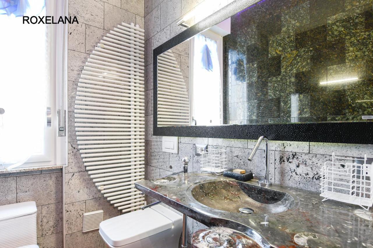 Confortabile Appartamento Con La Spa Bergamo Luaran gambar